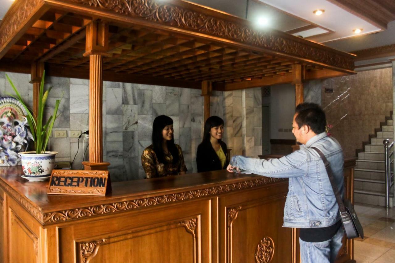 Hotel Wiwi Perkasa 2 Indramayu Buitenkant foto