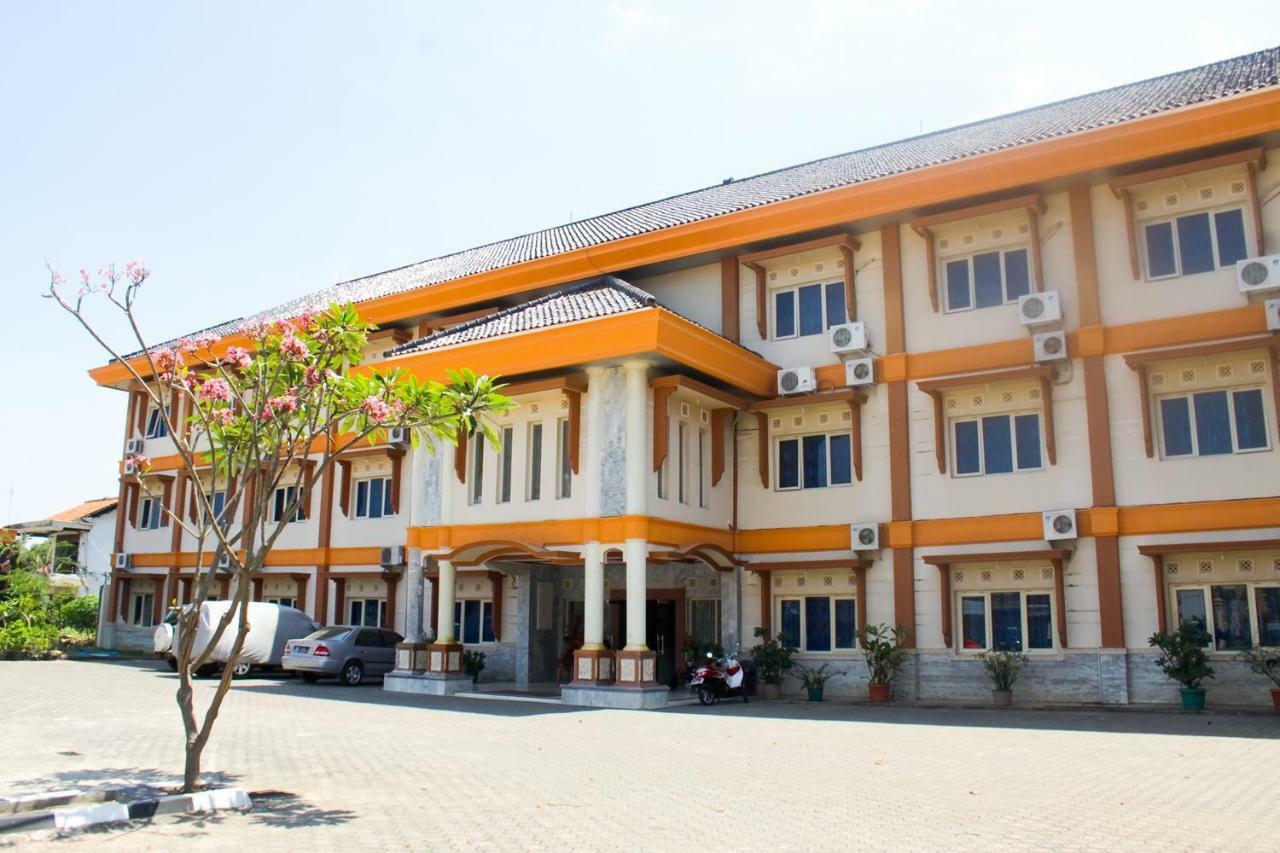 Hotel Wiwi Perkasa 2 Indramayu Buitenkant foto
