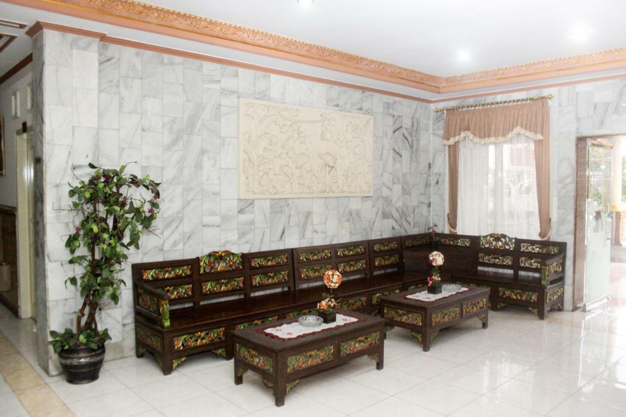 Hotel Wiwi Perkasa 2 Indramayu Buitenkant foto